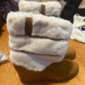 Koolaburra Tan and White wedge Boots